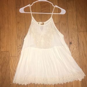 Summer Top! Cream with all the right details! ❤️❤️